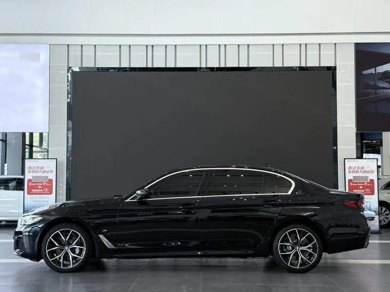 BMW 5 Series 2023 530Li Premium M Sport Package — 3