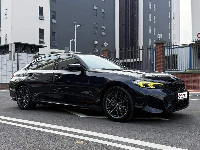 BMW 3 Series 2023 330Li M Sport Night Edition — 3
