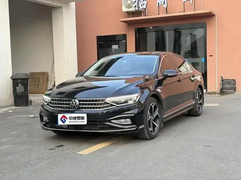 Magotan 2024 2 million units of 330TSI DSG luxury model