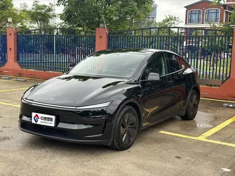 Model Y 2025 rear-wheel drive version