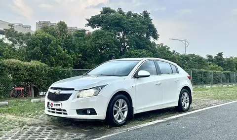 Cruze 2013 Hatchback 1.6L Manual Luxury Model