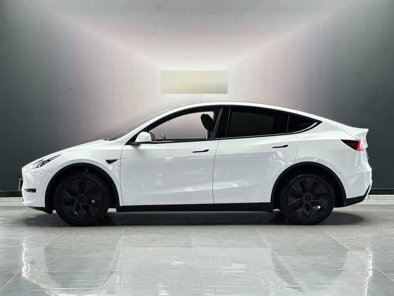 Model Y 2024 rear-wheel drive version — 3