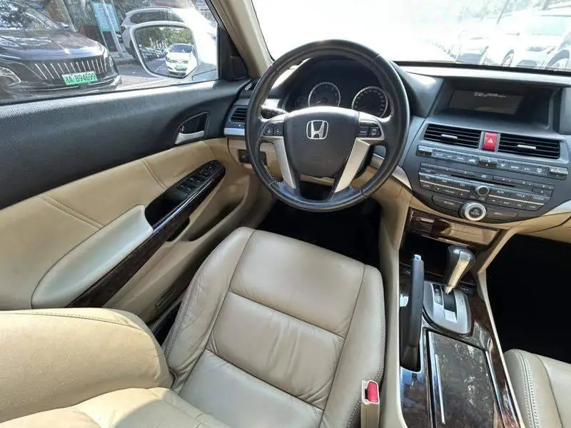 Accord 2010 2.0L EX — 18