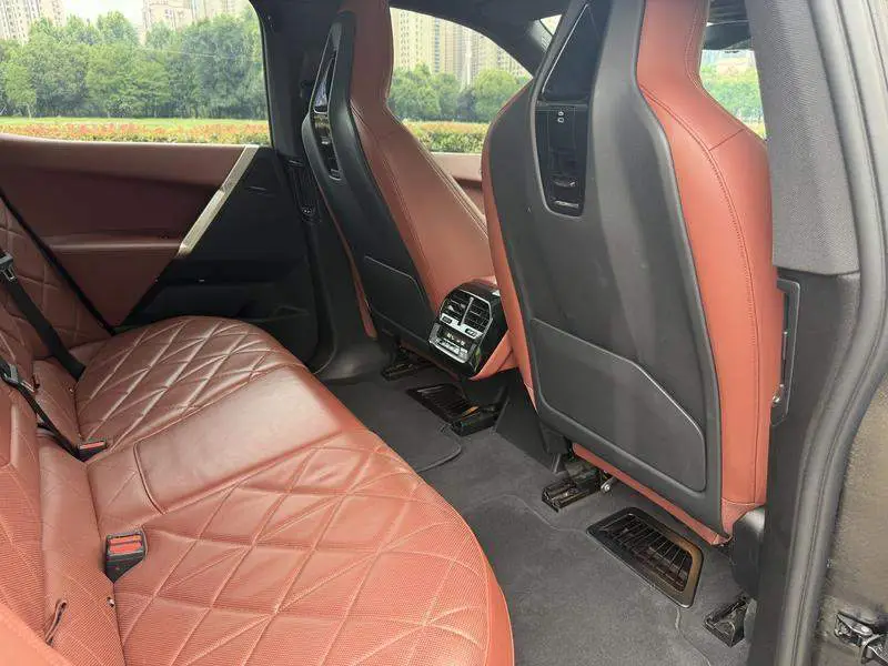 BMW iX 2023 xDrive50 — 12