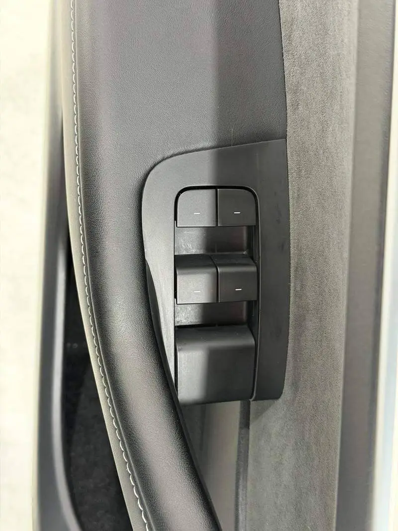 Model Y 2022 facelifted rear-wheel drive version — 5