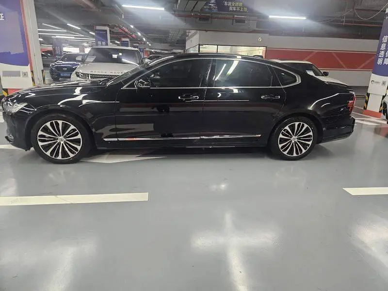 Volvo S90 2022 B5 Smart Luxury Edition — 4