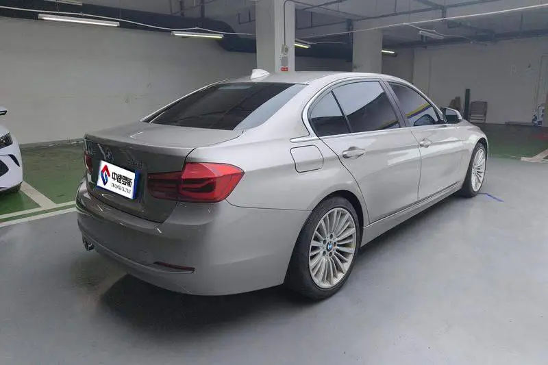 BMW 3 Series 2018 320Li Fashion Edition — 3