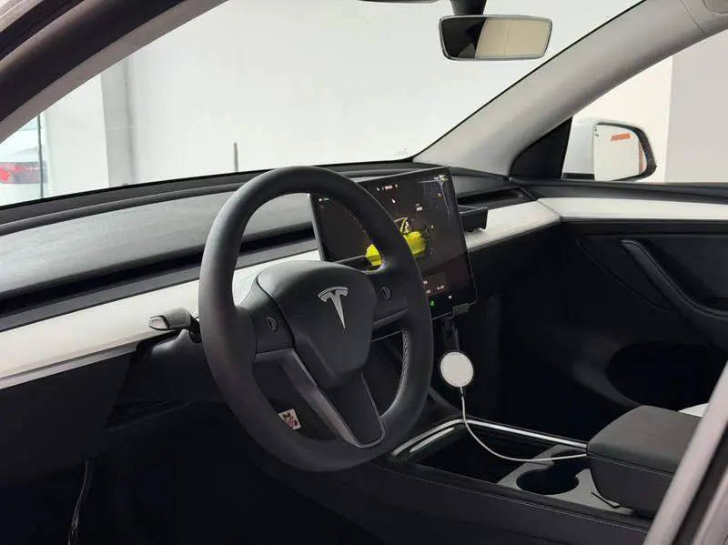 Model Y 2022 facelifted rear-wheel drive version — 14