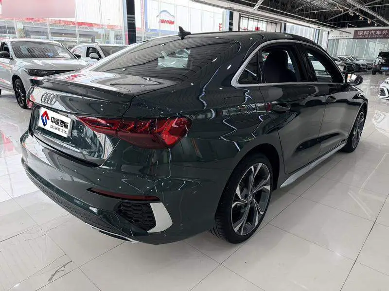 Audi A3 2022 Sportback 35 TFSI Luxury Sports — 4