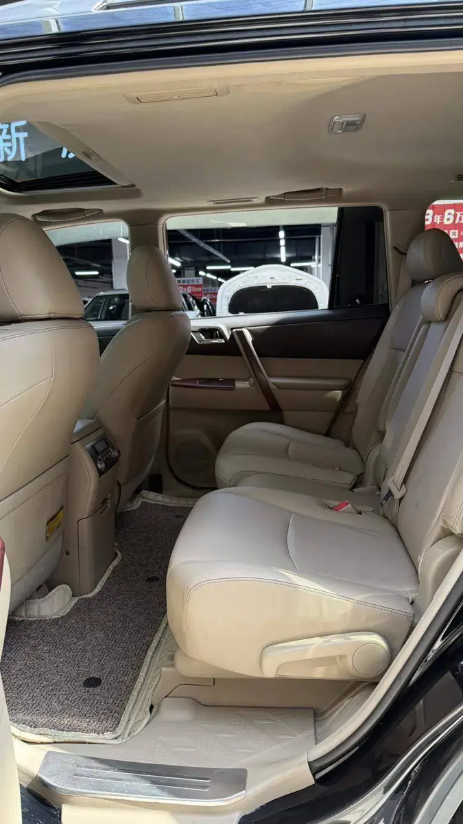 Highlander 2011 2.7L 2WD 7-seat luxury version — 20