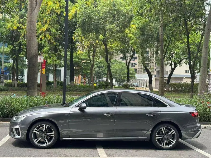Audi A4L 2020 40 TFSI quattro Luxury Dynamic Edition — 3