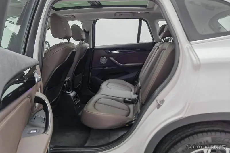 BMW X1 2021 sDrive25Li Leading Edition — 19
