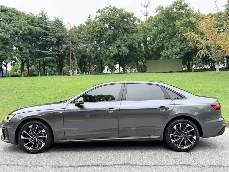 Audi A4L 2022 40 TFSI Stylish and Dynamic — 4