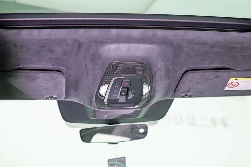 Audi Q6L e-tron 2026 First Edition Navigator — 10