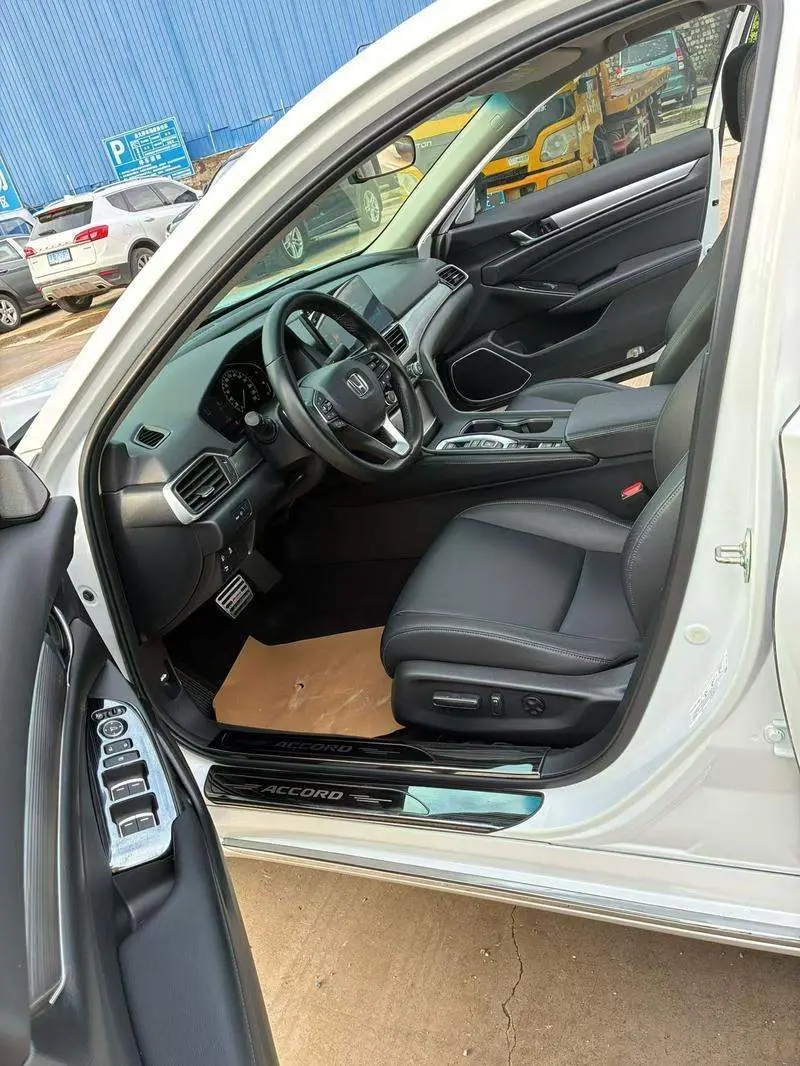 Accord 2022 Sharp Hybrid 2.0L Sharp Cool Edition — 9