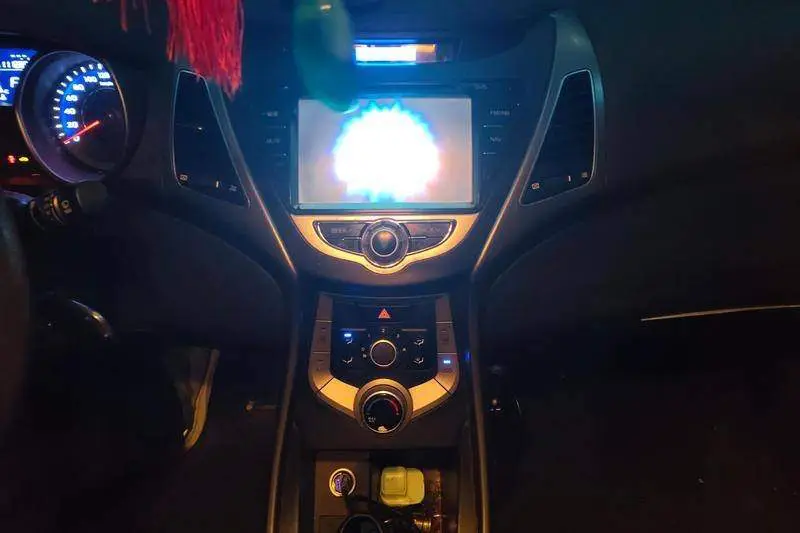 Elantra 2015 1.6L Automatic Fashion Model — 10