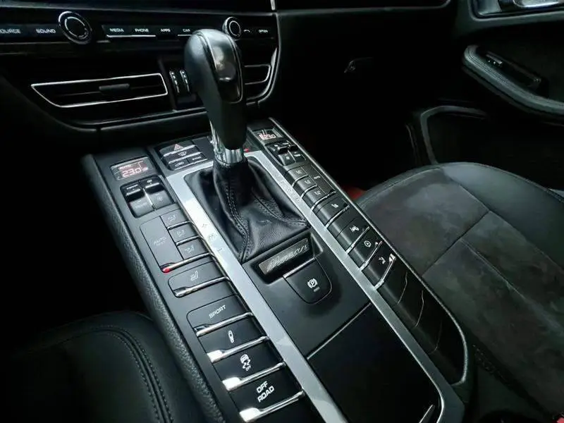 Macan 2020 Macan 2.0T — 16