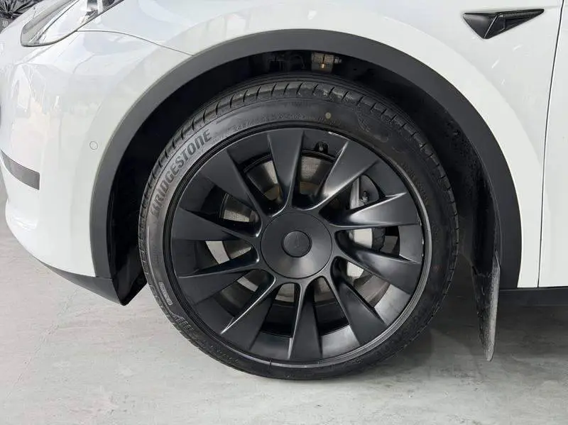 Model Y 2022 facelifted rear-wheel drive version — 8