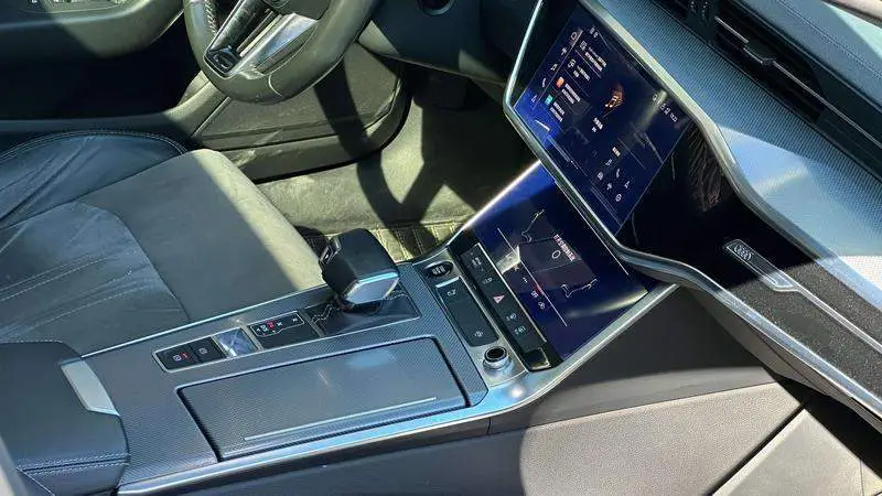 Audi A6L 2021 40 TFSI Luxury Dynamic Edition — 8
