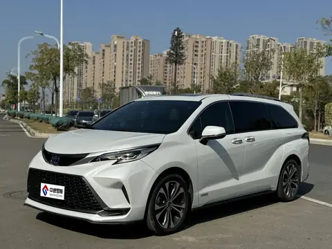 Grevia 2022 2.5L Hybrid Premium Edition