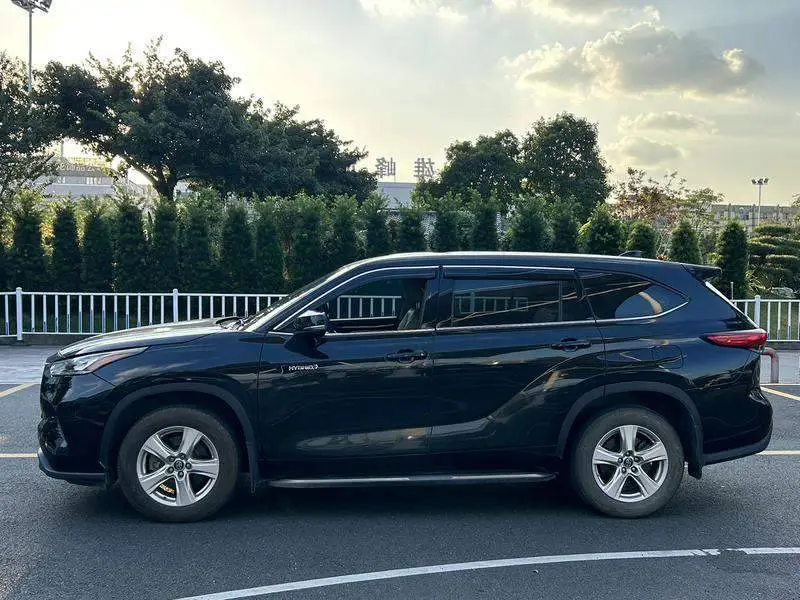 Highlander 2022 Hybrid 2.5L 4WD Elite Edition 7 Seaters — 4