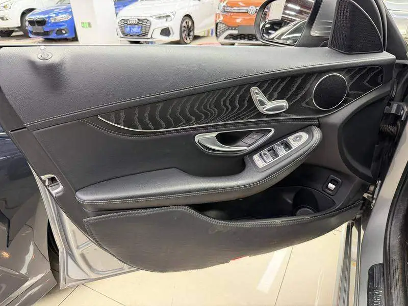 Mercedes-Benz C-Class 2015 C 180 L Sports — 20