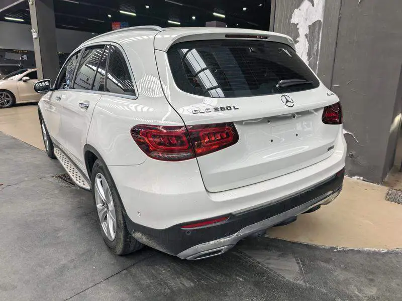 Mercedes-Benz GLC 2020 GLC 260 L 4MATIC Dynamic — 4