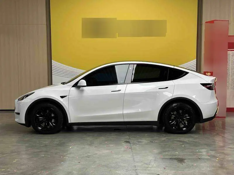 Model Y 2022 rear-wheel drive version — 4