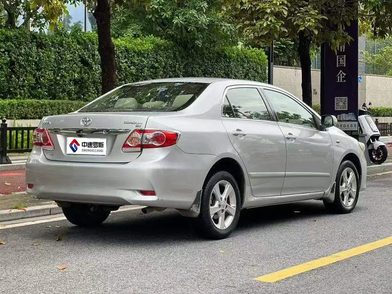 Corolla 2011 1.8L CVT GL-i — 6