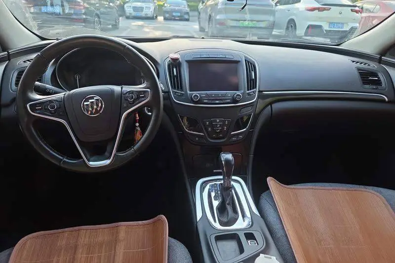 Regal 2015 1.6T Elite Technology Edition — 13