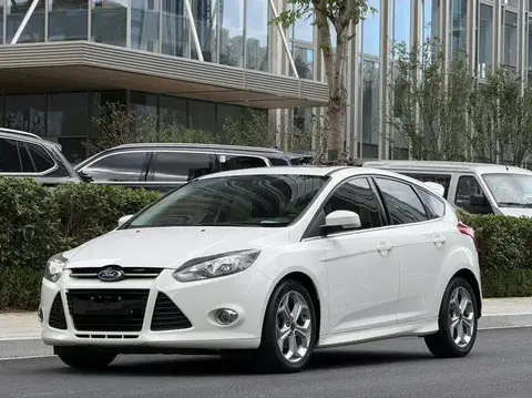 Fox 2012 Hatchback 2.0L Automatic Luxury Sports — 1