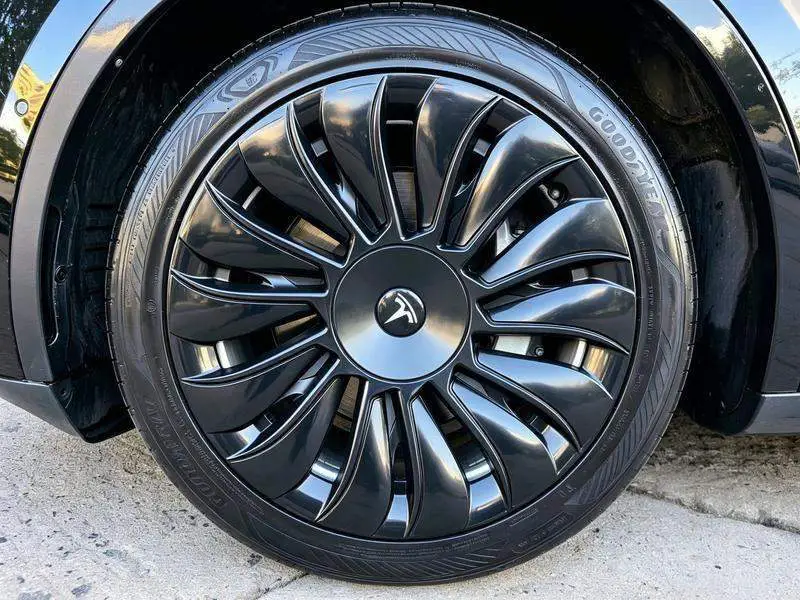 Model Y 2023 rear-wheel drive version — 13