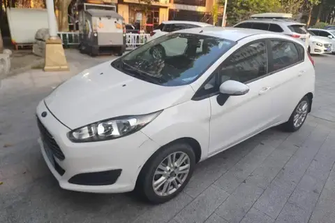 Carnival 2013 Hatchback 1.5L Manual Fashion Edition