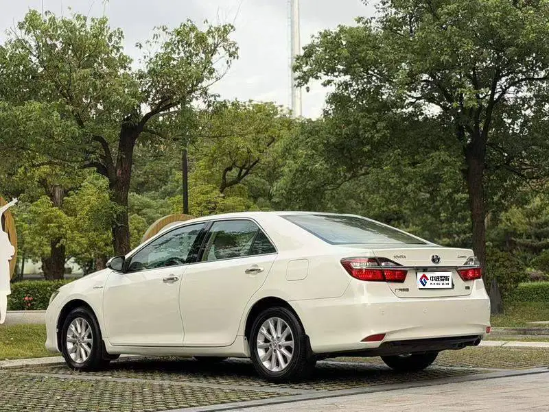 Camry 2015 Hybrid 2.5HG Luxury Navigation Edition — 4