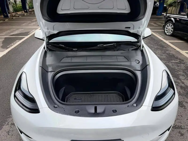 Model Y 2023 rear-wheel drive version — 16