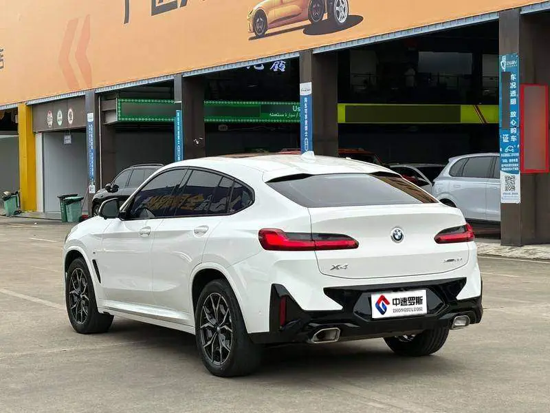 BMW X4 2022 xDrive 25i M Sport Package — 4