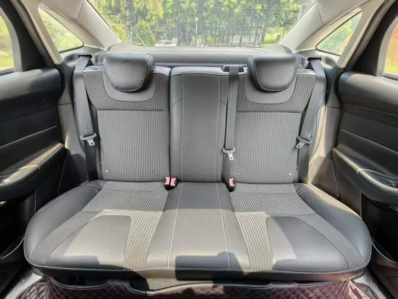 Fox 2012 Hatchback 1.6L Automatic Fashion Edition — 17