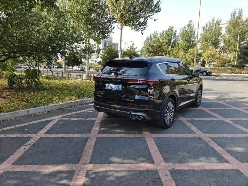 JETOUR X70 PLUS 2023 1.5T DCT Brave PLUS 7-seater — 6