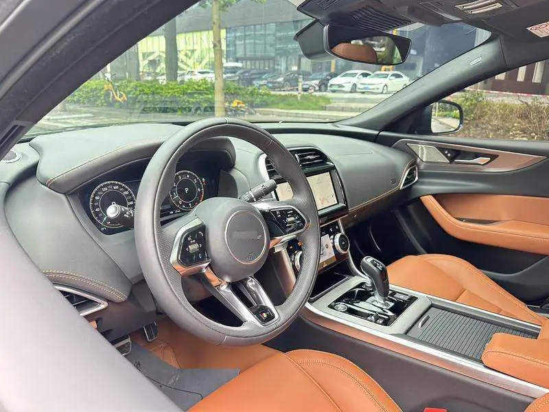 Jaguar XEL 2025 R-DYNAMIC 90th Anniversary Edition 2.0T 250PS — 16