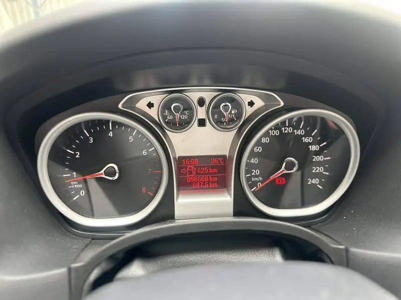 Fox 2009 Hatchback 1.8L Manual Comfort Edition — 9