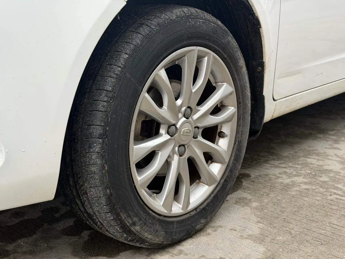 Vision 2019 upgraded version 1.5L manual luxury model National VI — 12