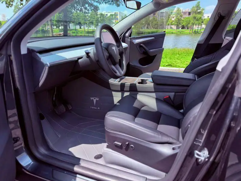 Model Y 2024 rear-wheel drive version — 12