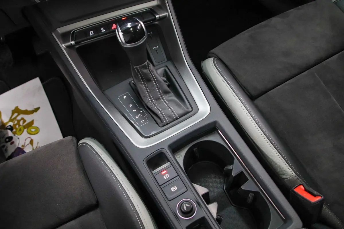 Audi Q3 2022 35 TFSI Progressive Dynamic Edition — 16