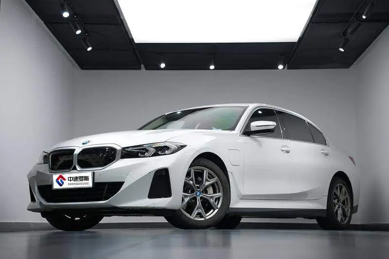 BMW i3 2022 eDrive 35 L — 6