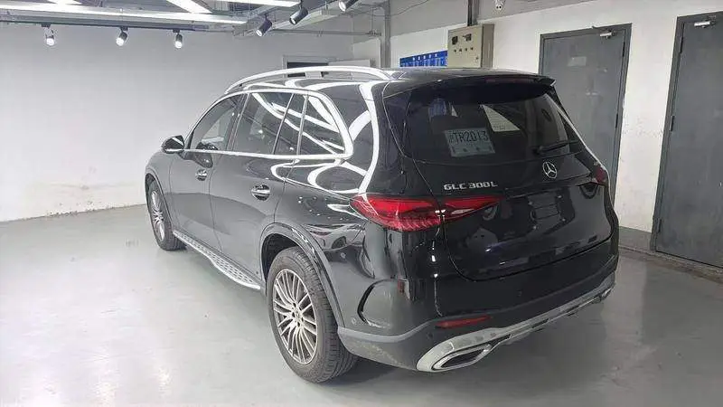 Mercedes-Benz GLC 2023 GLC 300 L 4MATIC Dynamic 5-seater — 2
