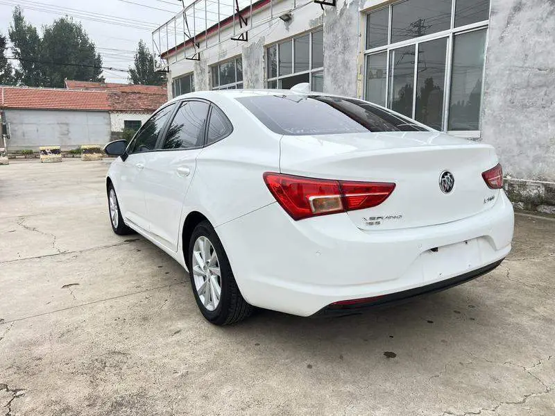 Valeant 2017 Sedan 15S Automatic Progressive — 4