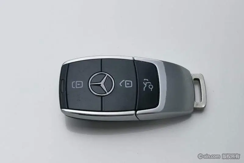 Mercedes-Benz GLC 2019 GLC 300 L 4MATIC Dynamic — 6