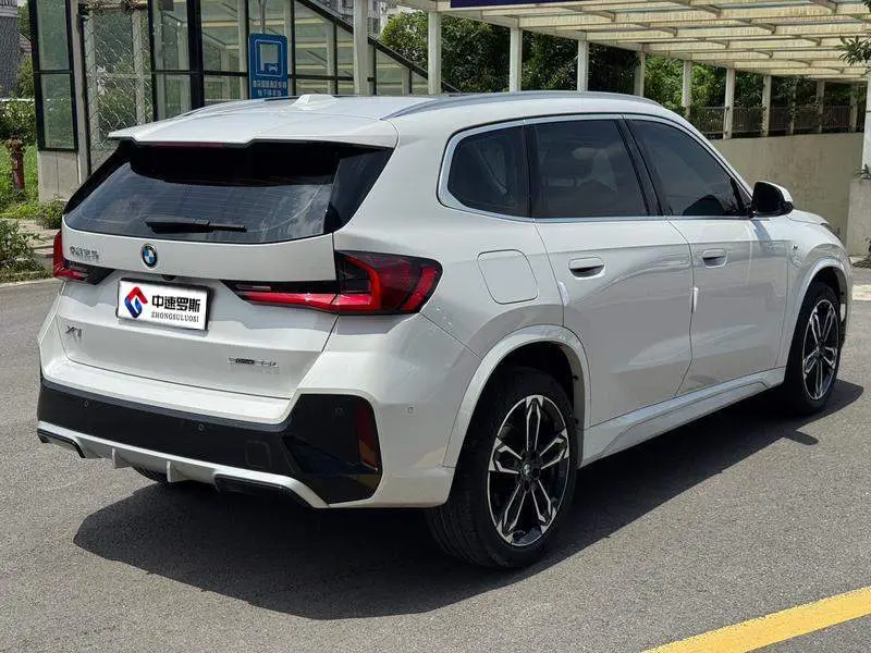 BMW X1 2023 sDrive25Li X Design Package — 7