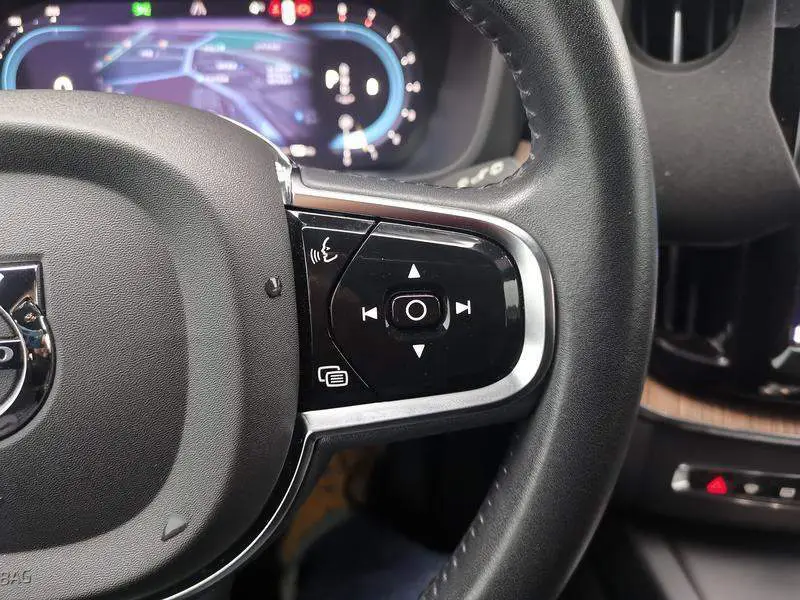 Volvo XC60 2022 B5 4WD Smart Luxury Edition — 9