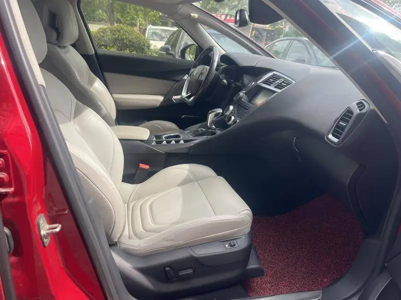 DS 5 2014 1.6T Premium Edition THP200 — 7